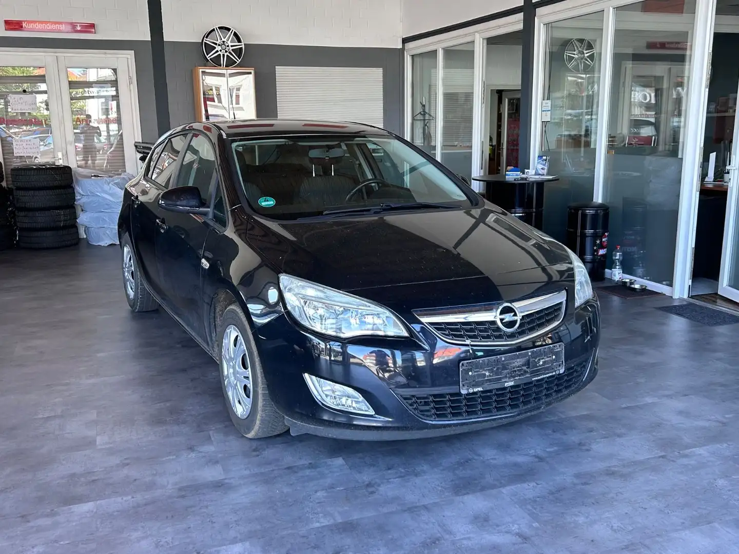 Opel Astra J Lim. 5-trg. Design Edition*Sitzheiz*PDC* Noir - 1
