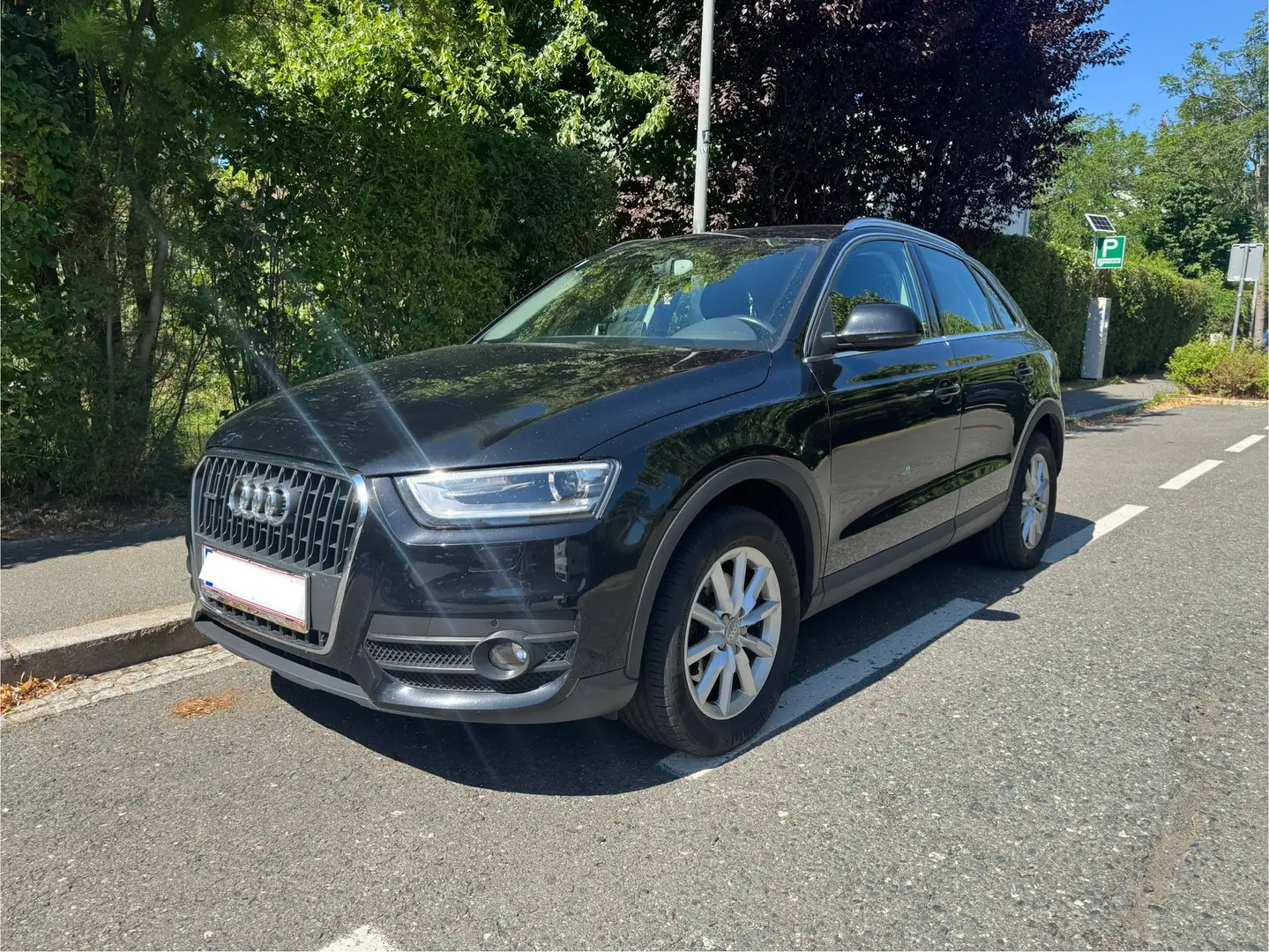 Audi Q3 2,0 TDI quattro Style DPF Schwarz - 1