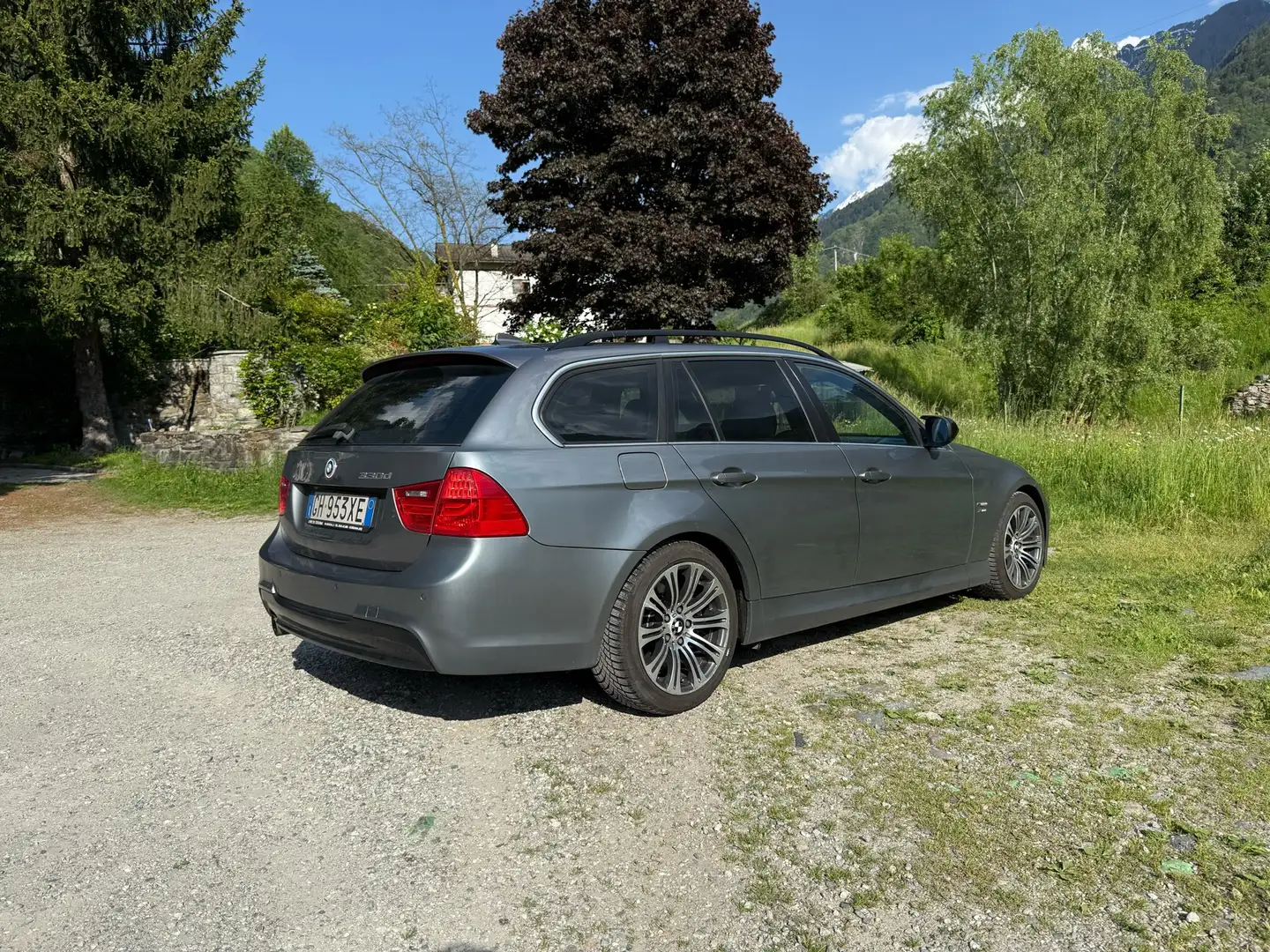 BMW 330 330d Touring xdrive Futura - 2
