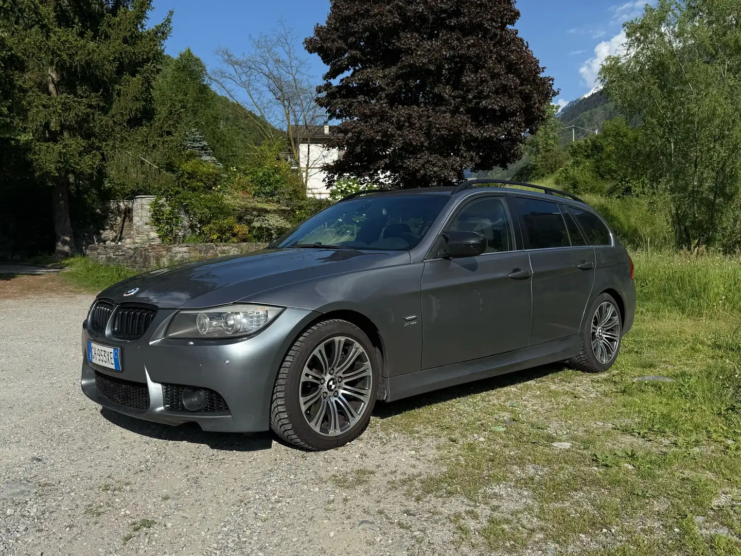 BMW 330 330d Touring xdrive Futura - 1