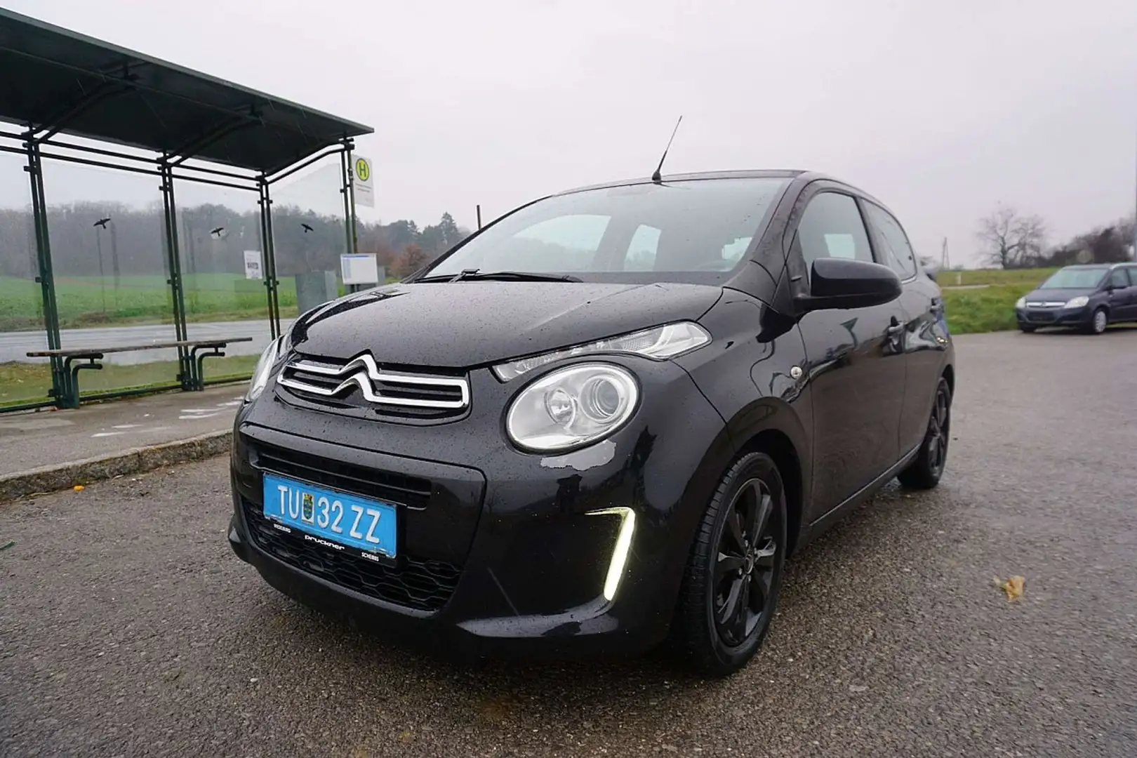 Citroen C1 Airscape PureTech 82 manuell Shine Schwarz - 2