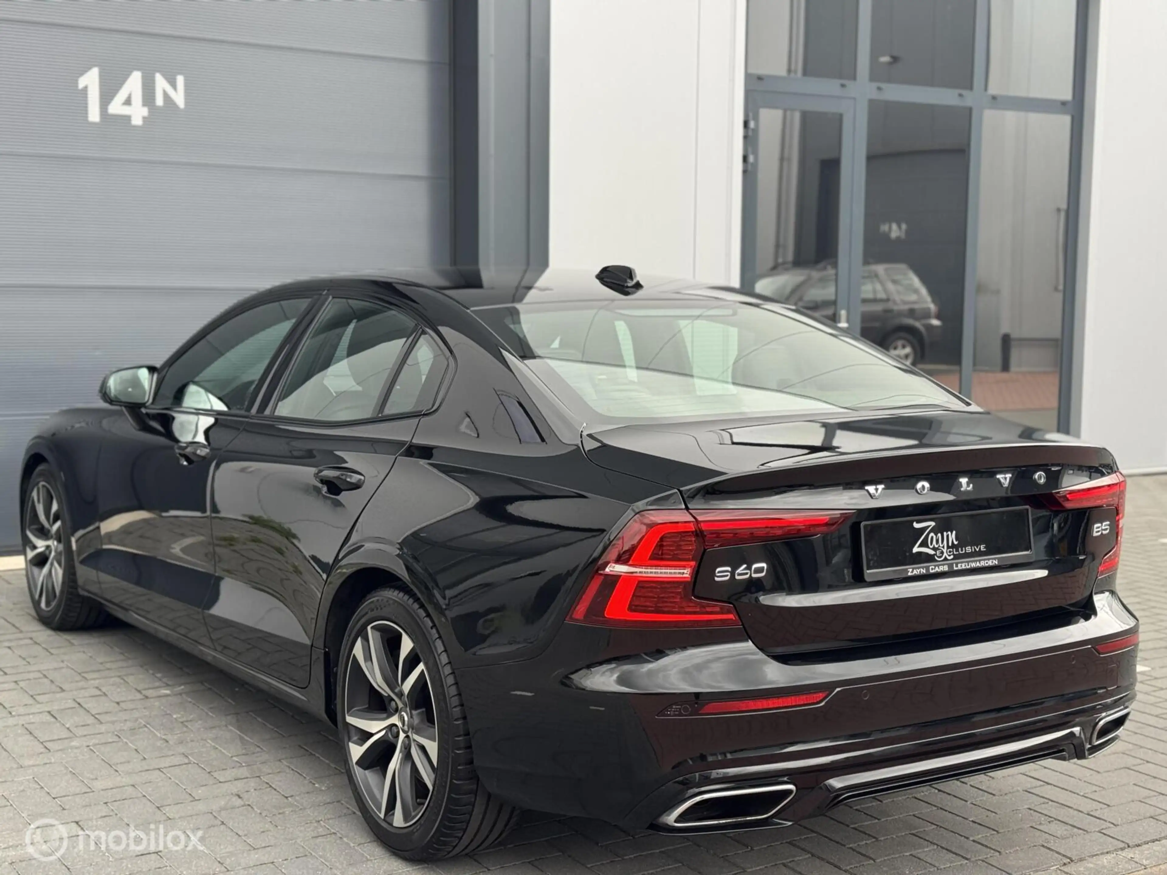 Volvo S60 2.0 B5 R-Design | 90DKM | Keyless | Camera | — photo 4