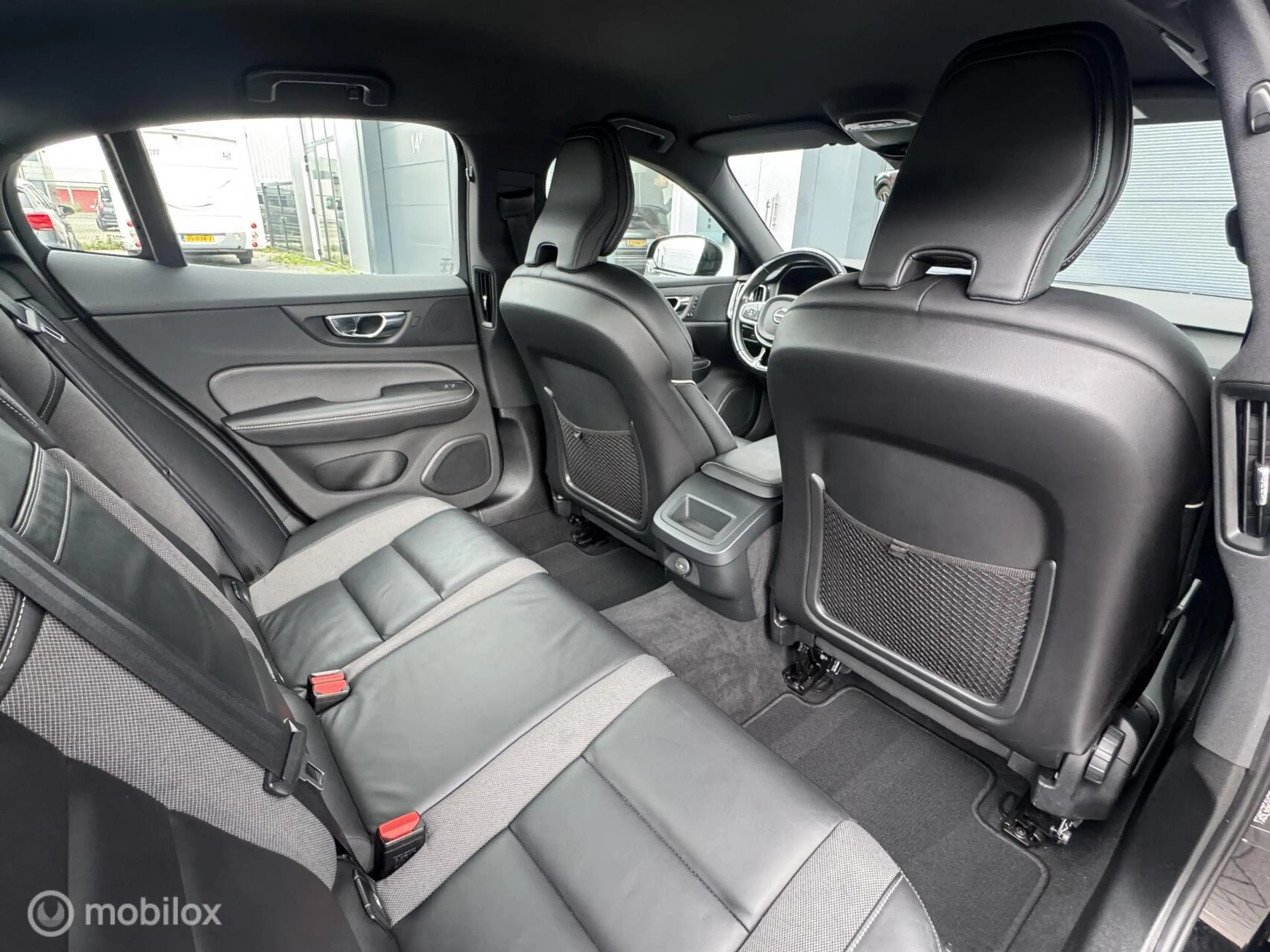 Volvo S60 2.0 B5 R-Design | 90DKM | Keyless | Camera | — photo 15