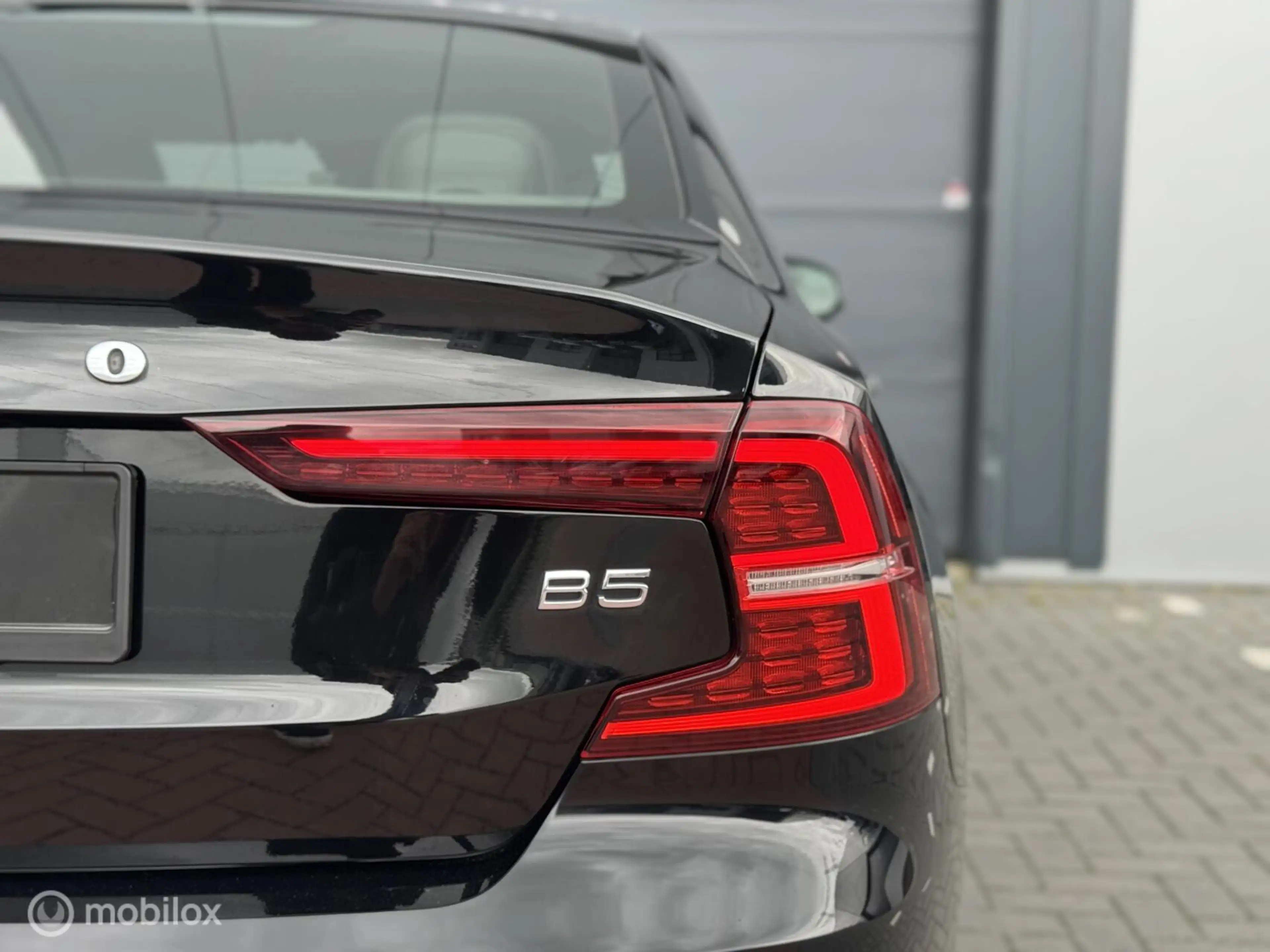 Volvo S60 2.0 B5 R-Design | 90DKM | Keyless | Camera | — photo 8