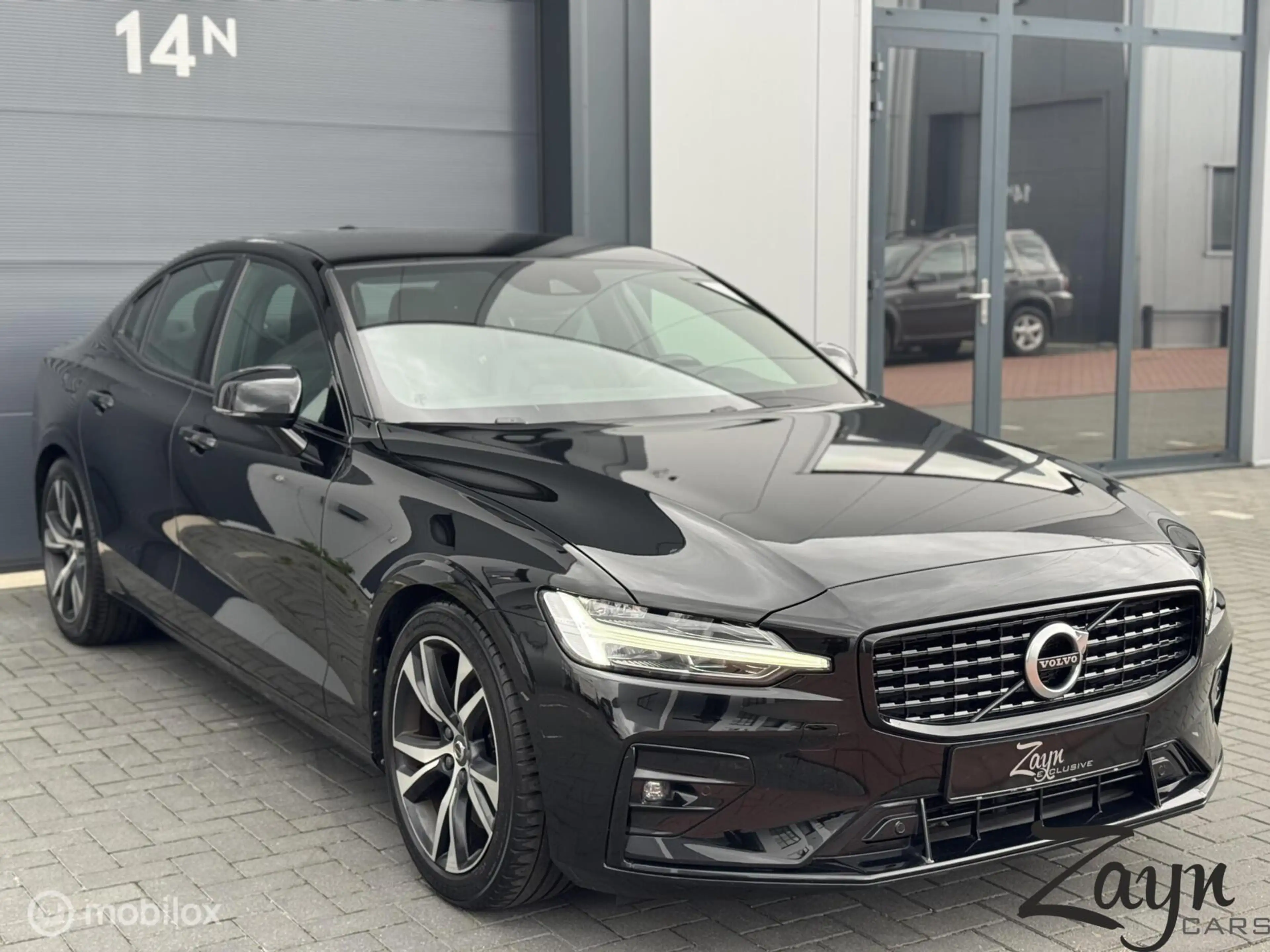 Volvo S60 2.0 B5 R-Design | 90DKM | Keyless | Camera | — photo 3