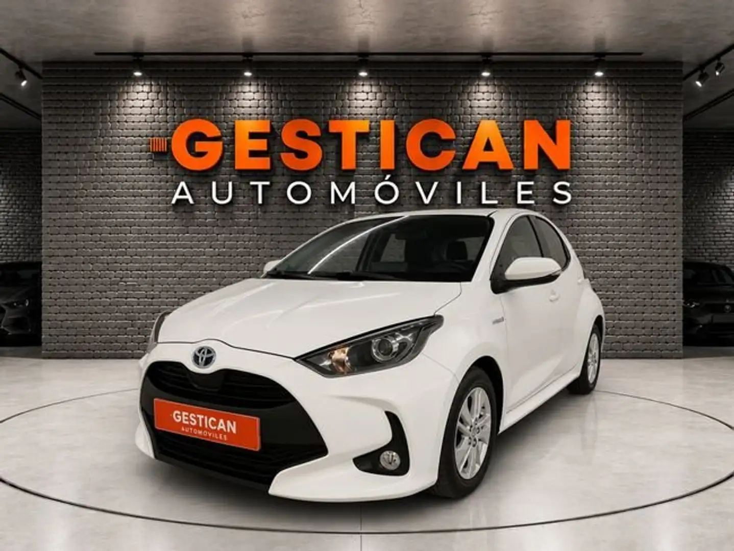 Toyota Yaris 120H 1.5 Active Tech Blanco - 1