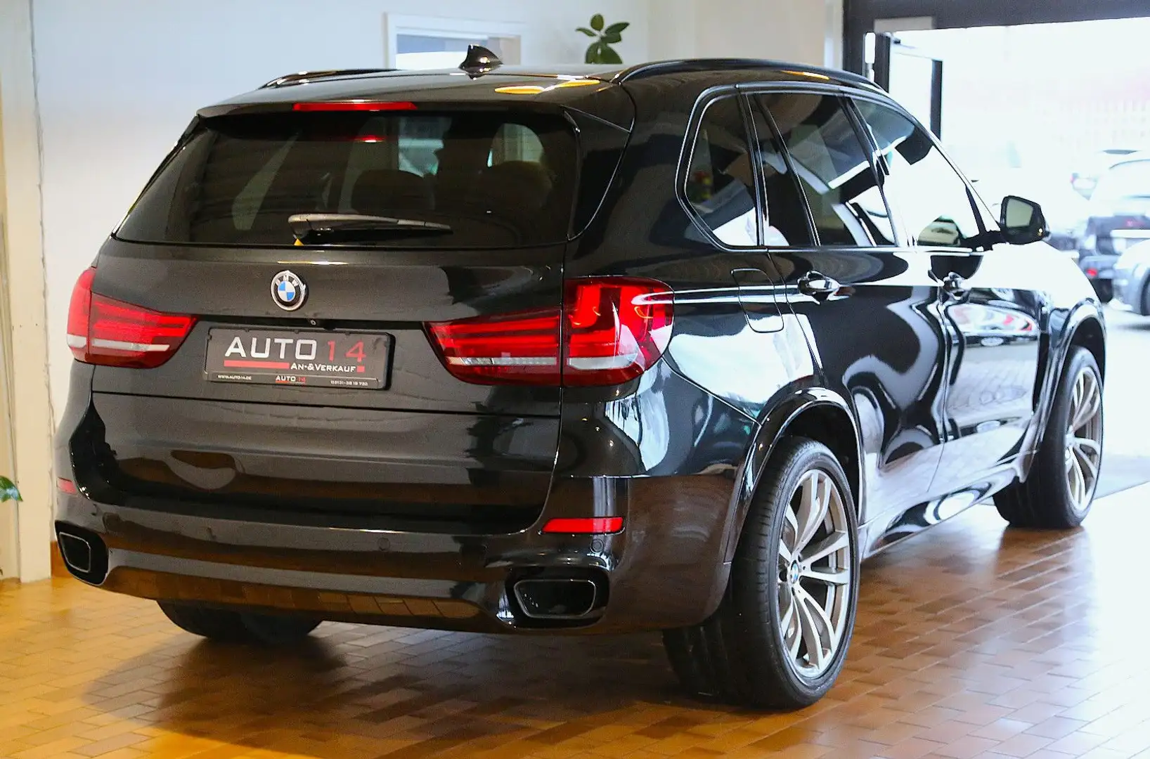 BMW X5 M d 1.Hand Pano AHK LED HUD 360° Soft Close Noir - 2