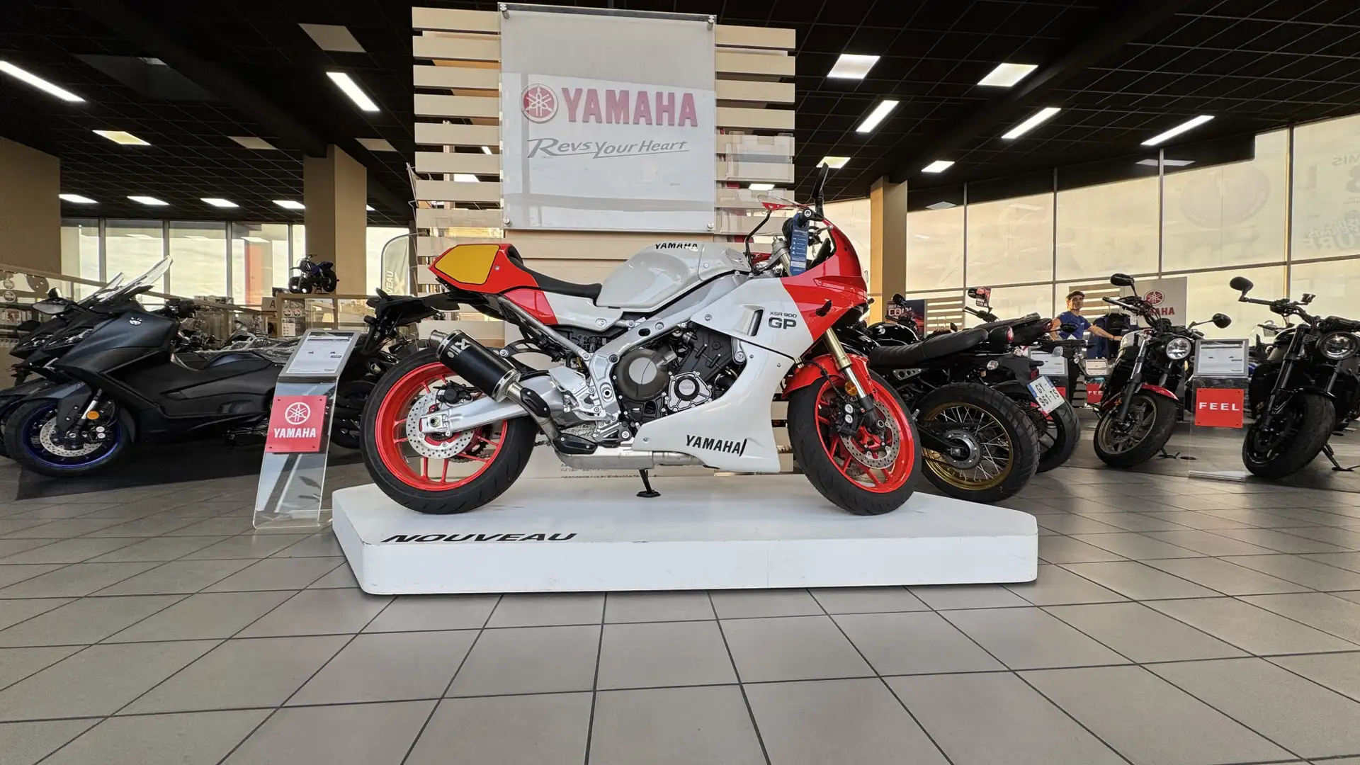 Yamaha XSR 900 Blanc - 1