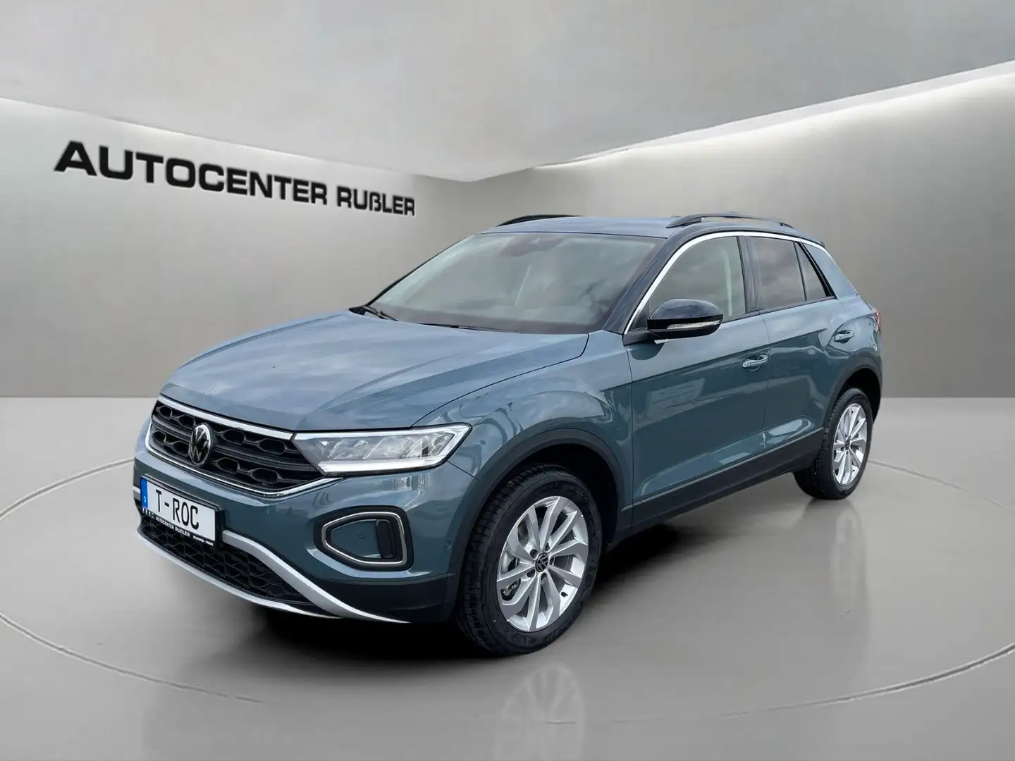 Volkswagen T-Roc Life DSG, AHK Blauw - 1