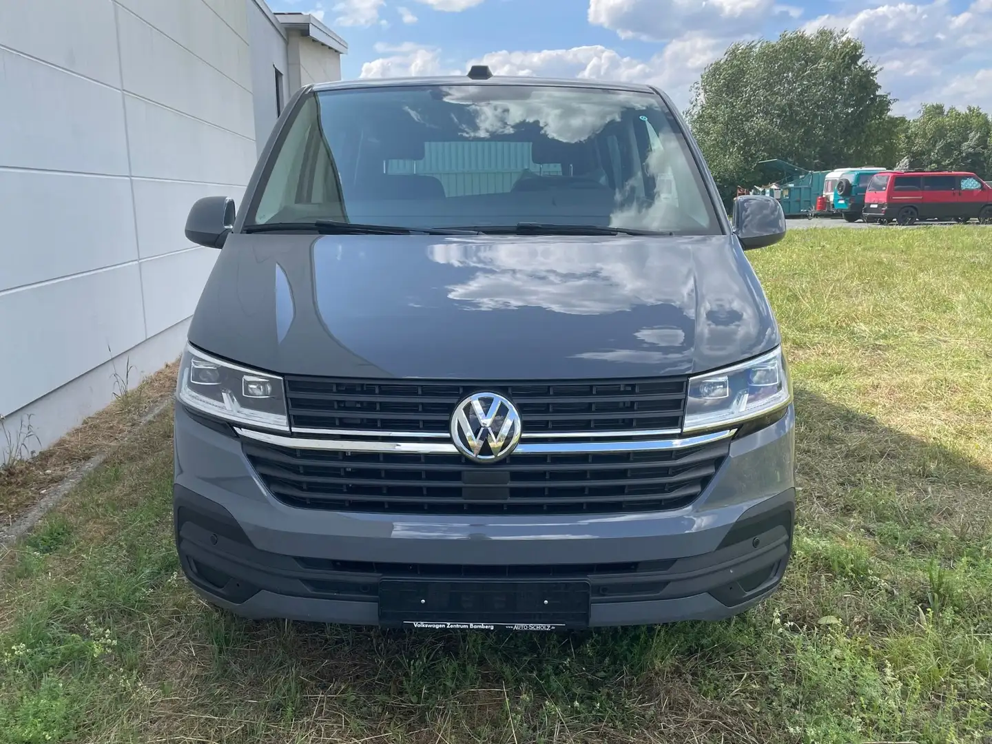 Volkswagen T6.1 Transporter Grau - 2