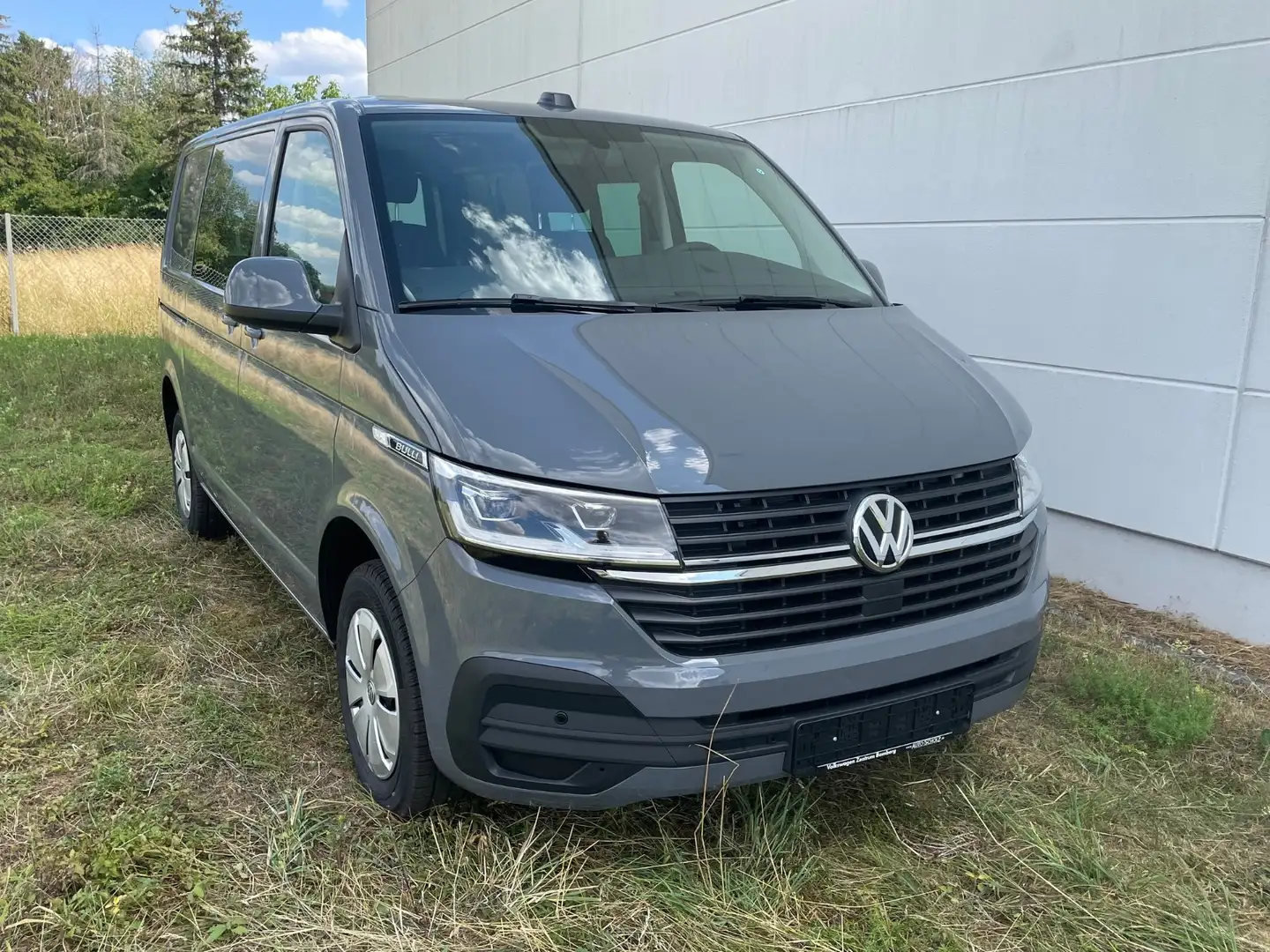 Volkswagen T6.1 Transporter Grau - 1