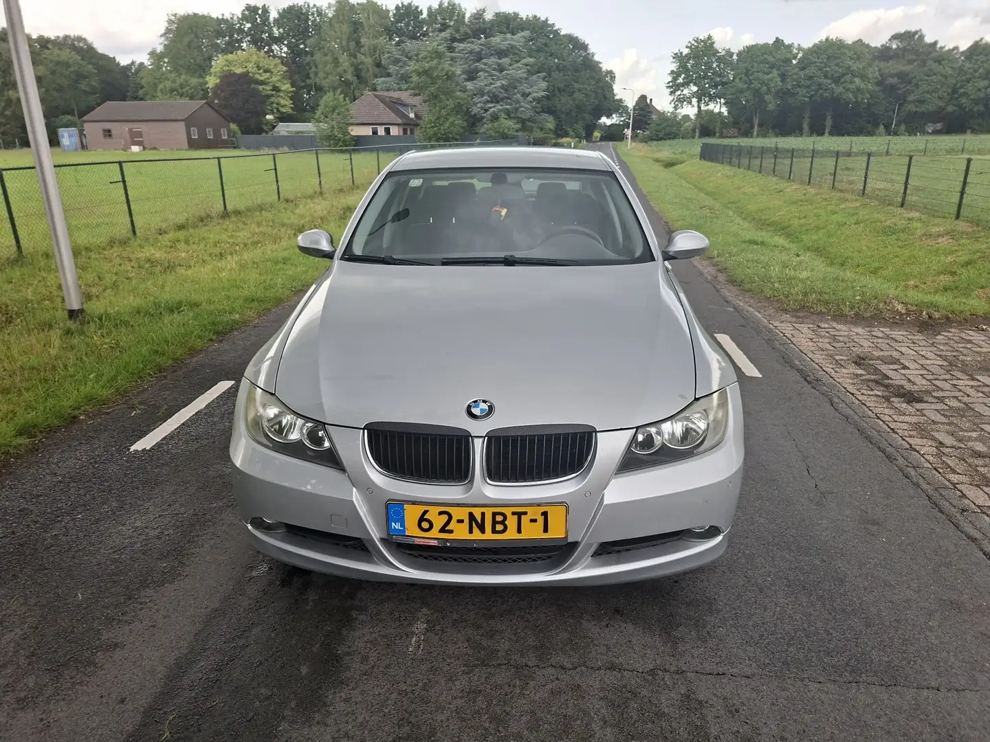 BMW 320 i Grijs - 1