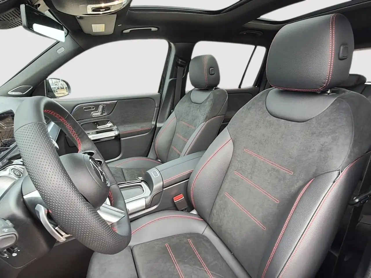 Mercedes-Benz GLB photo Mercedes-Benz GLB