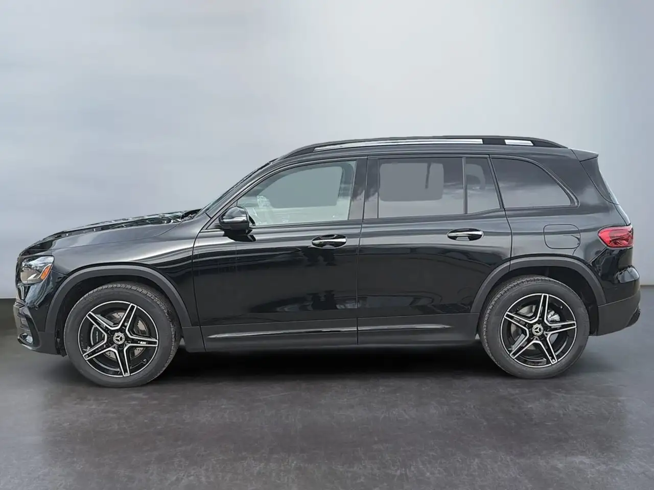 Mercedes-Benz GLB photo Mercedes-Benz GLB