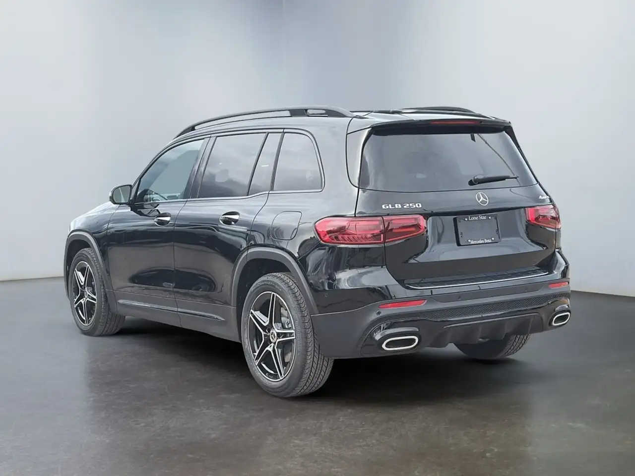 Mercedes-Benz GLB photo Mercedes-Benz GLB