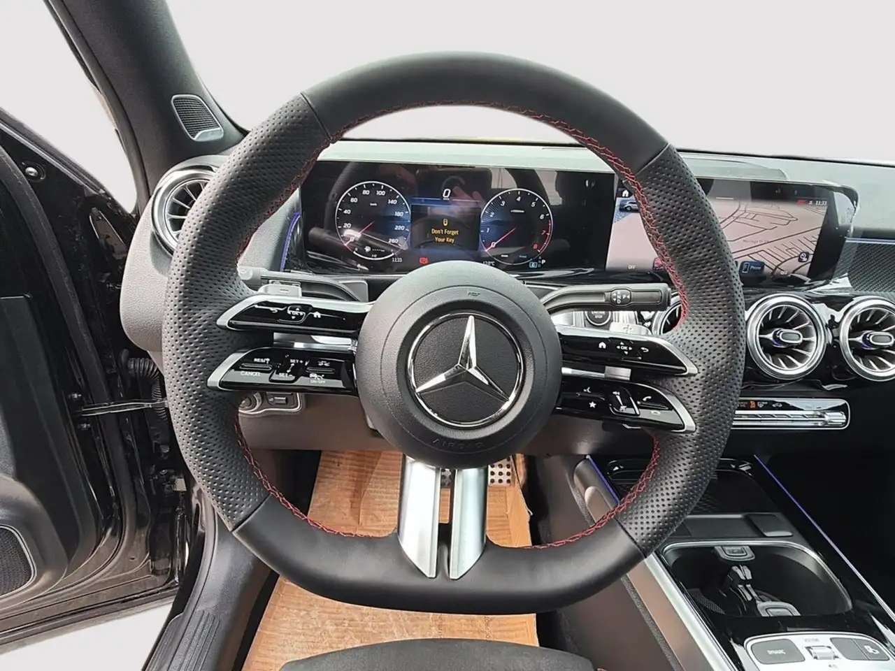 Mercedes-Benz GLB photo Mercedes-Benz GLB