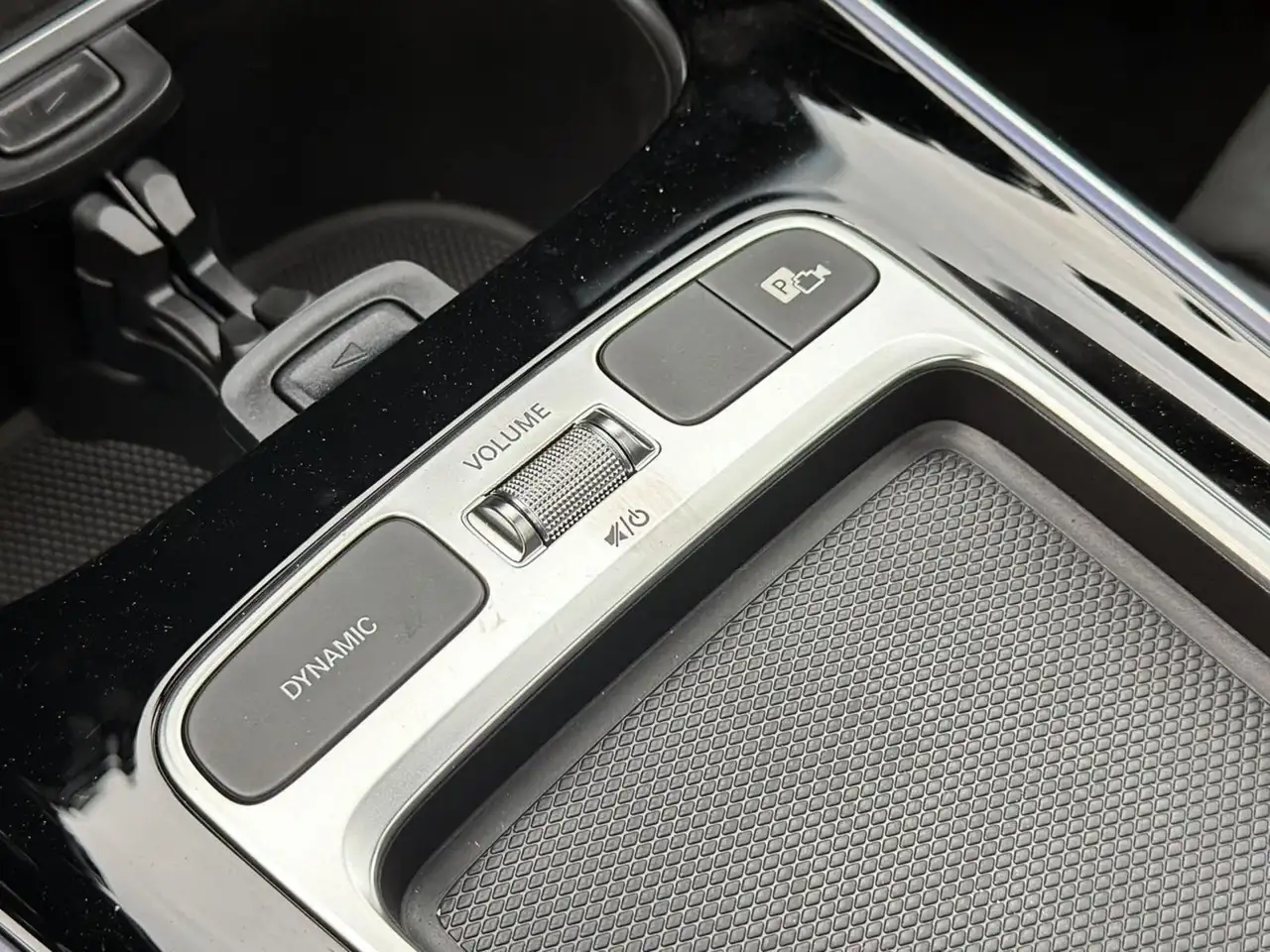 Mercedes-Benz GLB photo Mercedes-Benz GLB