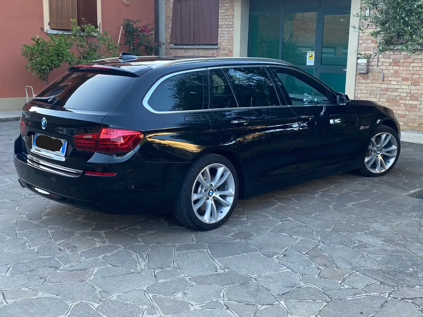 BMW 530 Serie 5 Touring 530d  xdrive Luxury 249cv Nero - 1