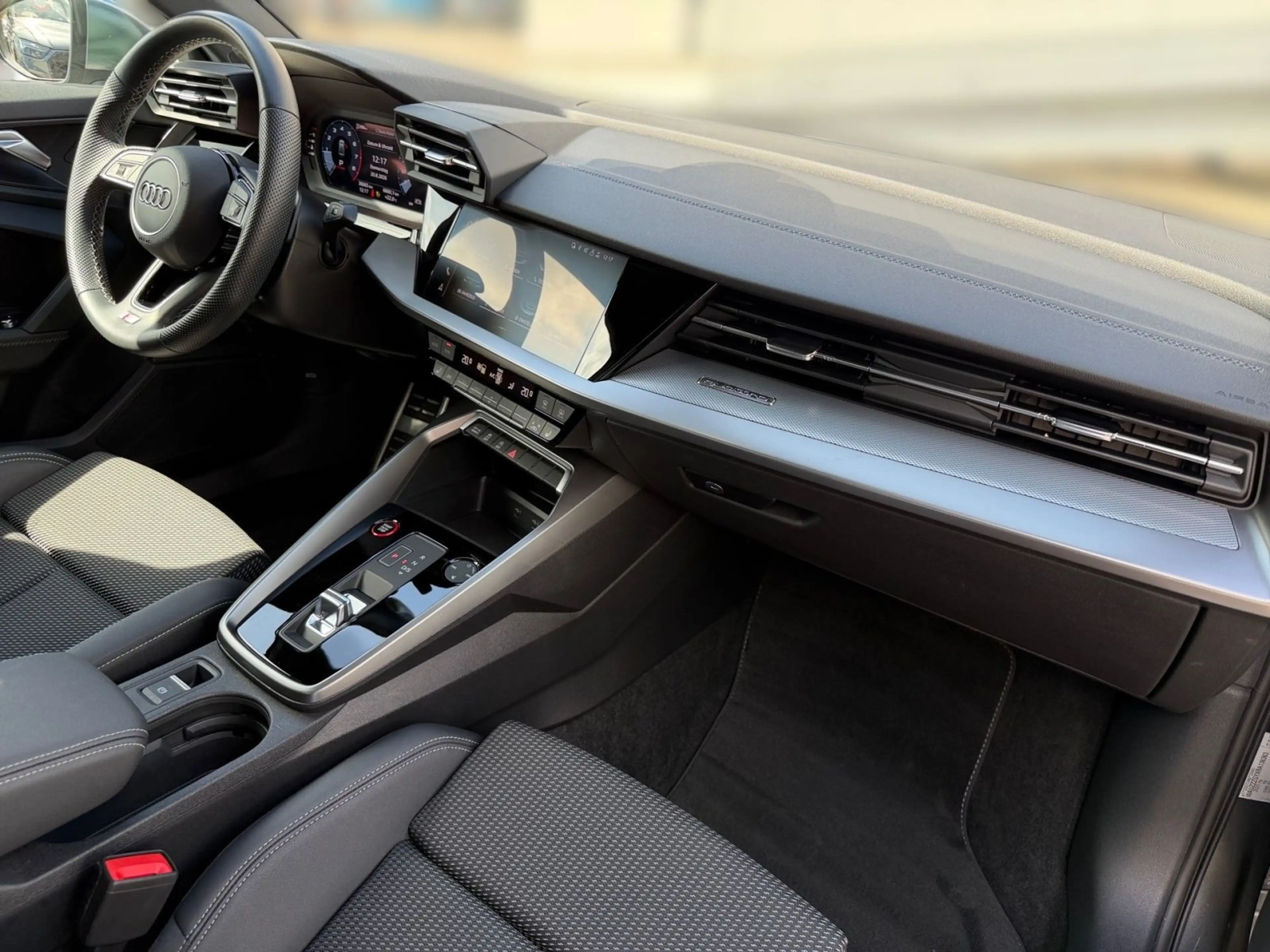 Audi S3 TFSI quattro S tronic DAB LED Sitzh — photo 12