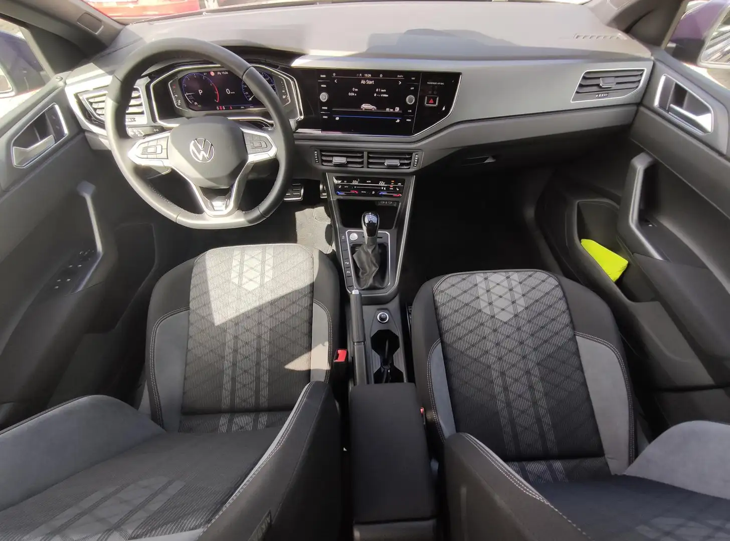 Volkswagen Polo R-Line 1.0 TSI+116Ps+DSG+Rückkam+Navi+DAB+ Lilla - 2