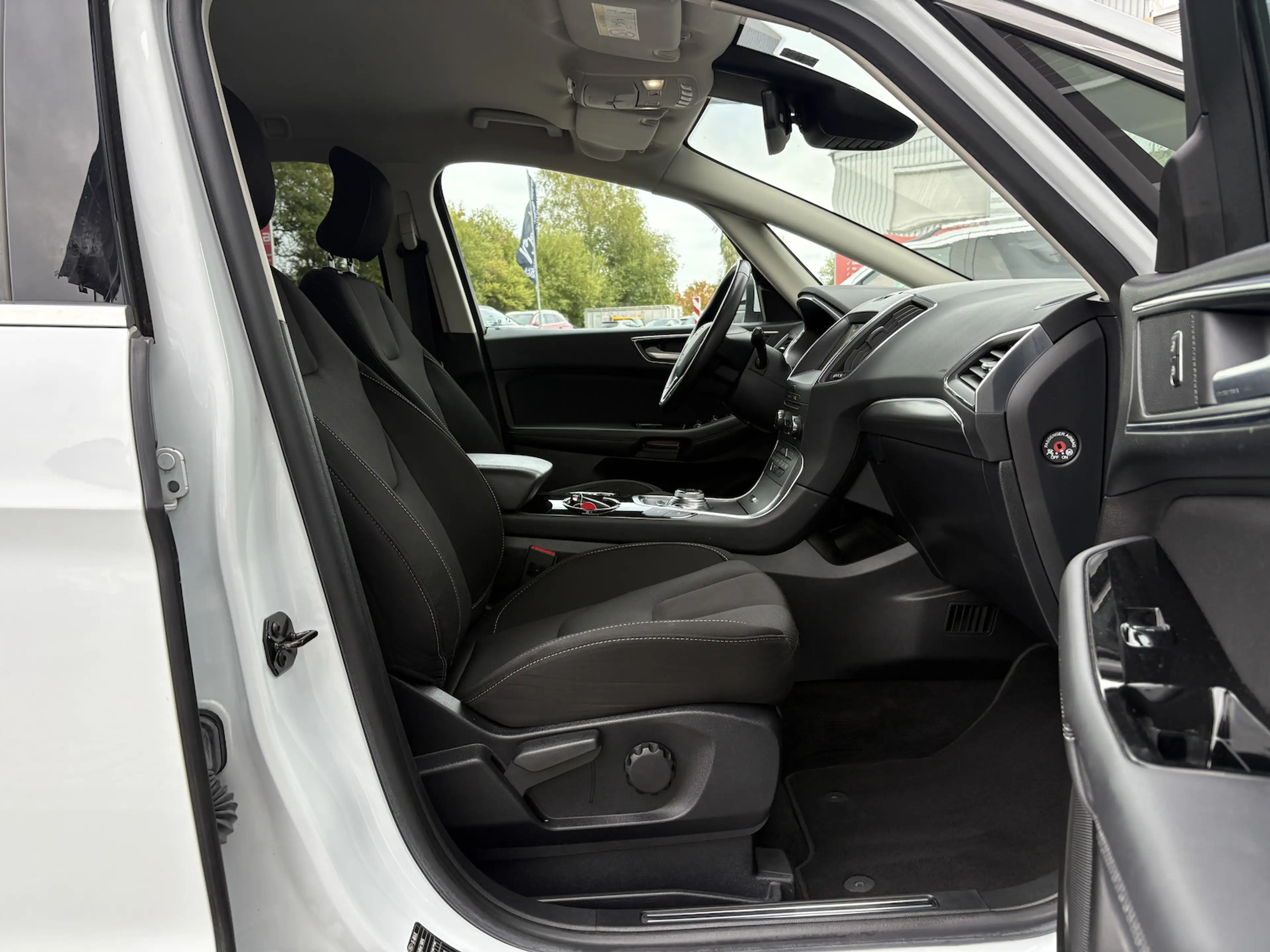 Ford S-Max Titanium NAVI/KAMERA/SHZ/SPURHALTE/KEYLESS — photo 11