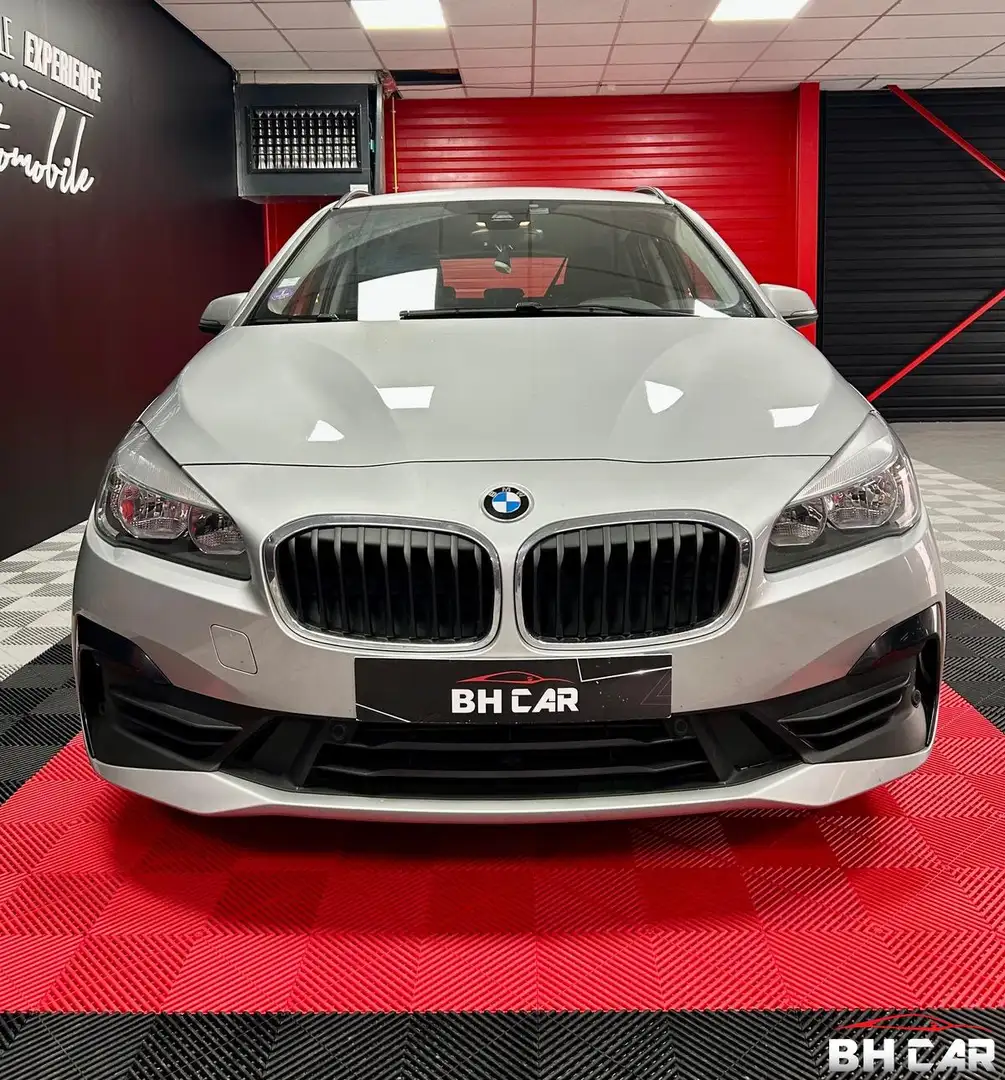 BMW 225 Active Tourer 225xe Business Design 1.5i 224cv Hyb Šedá - 2