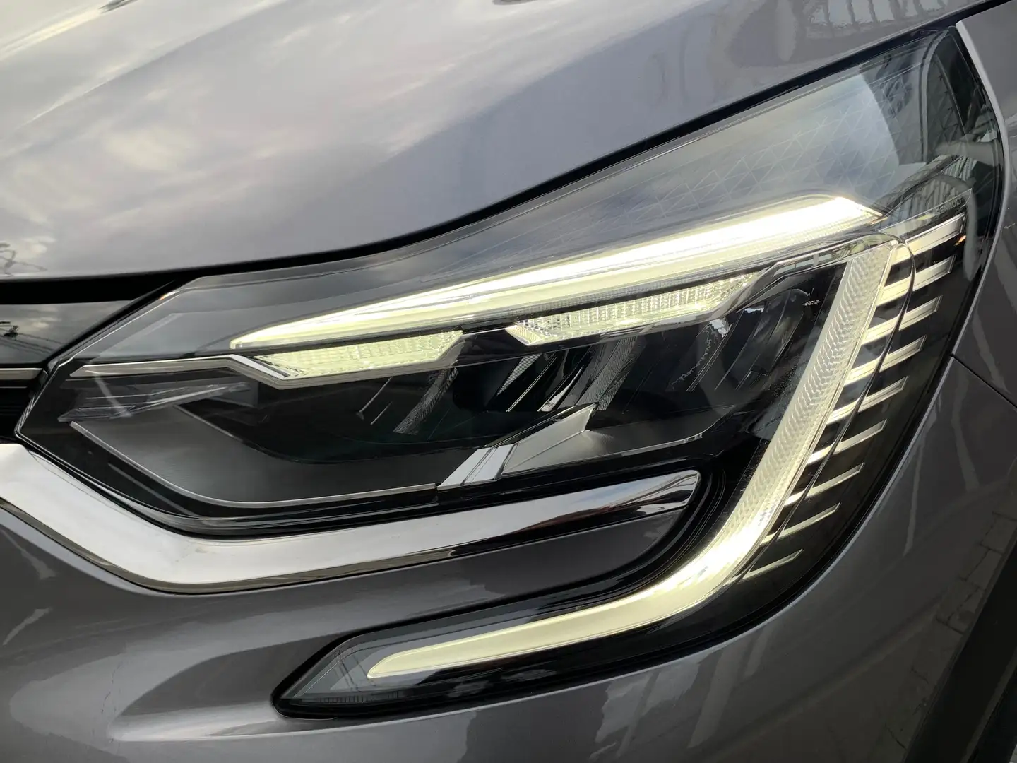 Renault Captur 1.0TCE INTENS / GPS / Camera / Cruise / Led/PDC Grijs - 2