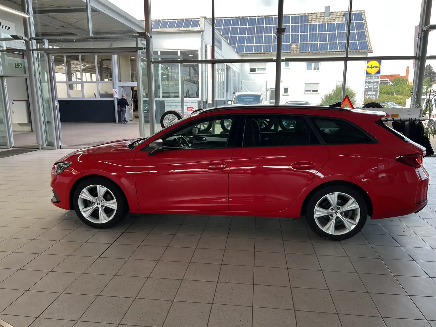 SEAT Leon ST  |  FR-Line | Sportlich & Effizient | LED | DSG Roşu - 2