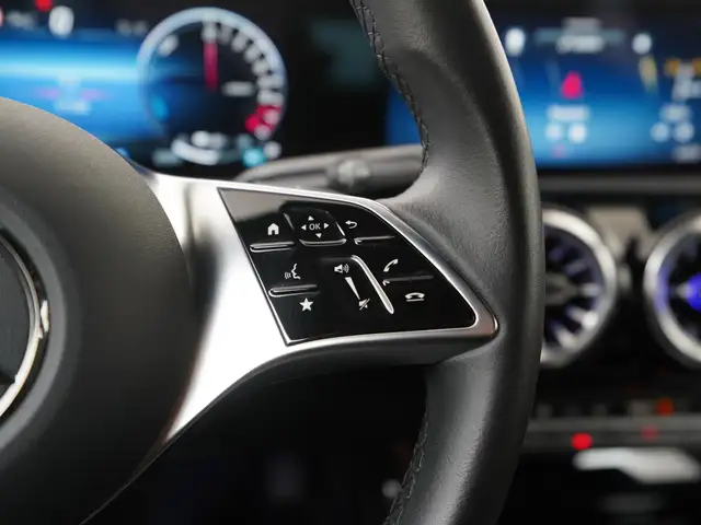 Mercedes-Benz A-Class view 9
