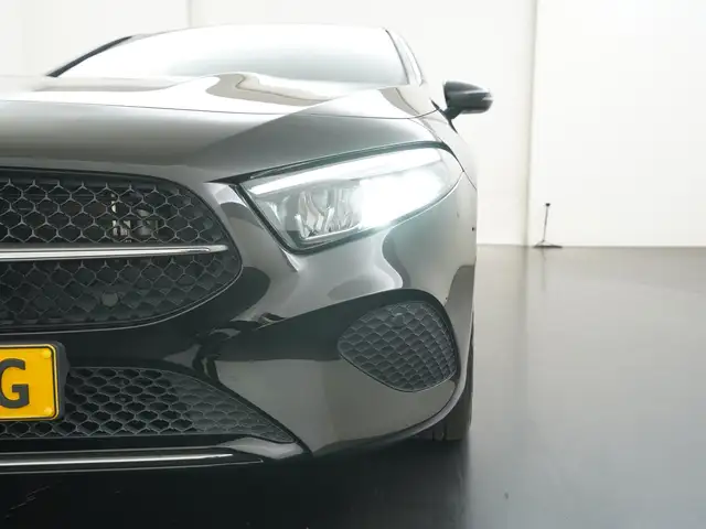 Mercedes-Benz A-Class view 29