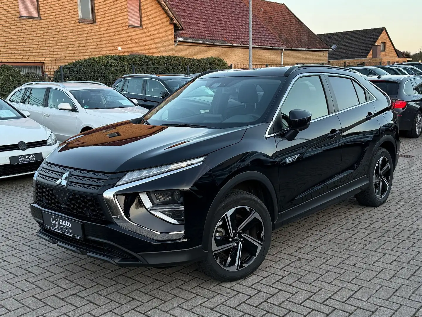 Mitsubishi Eclipse Cross 4WD, Spur, Kamera, LED, Navi Negro - 1
