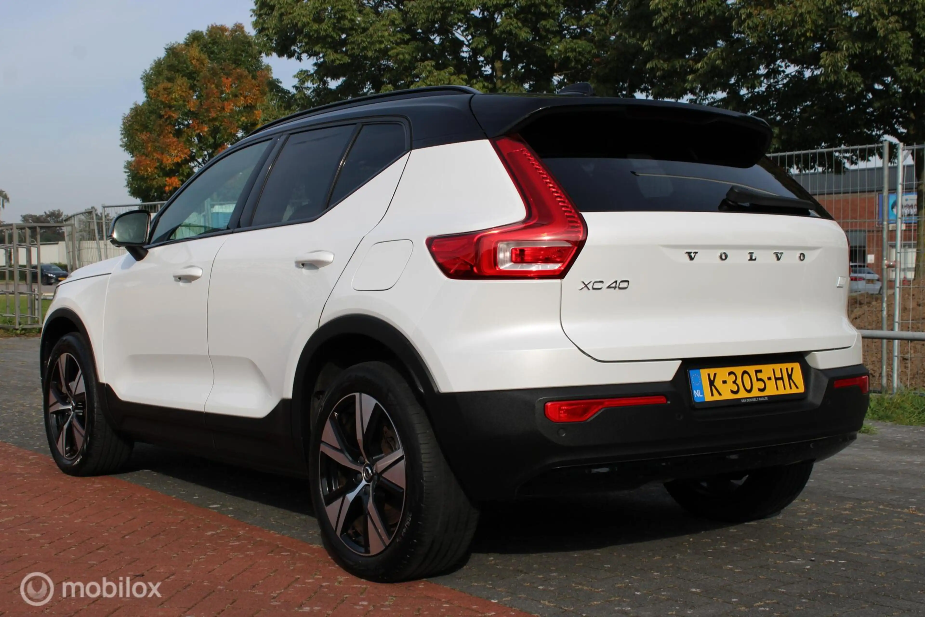 Volvo XC40 Recharge P8 409 PK AWD R-Design, Wit parelmoer, Zw — photo 5