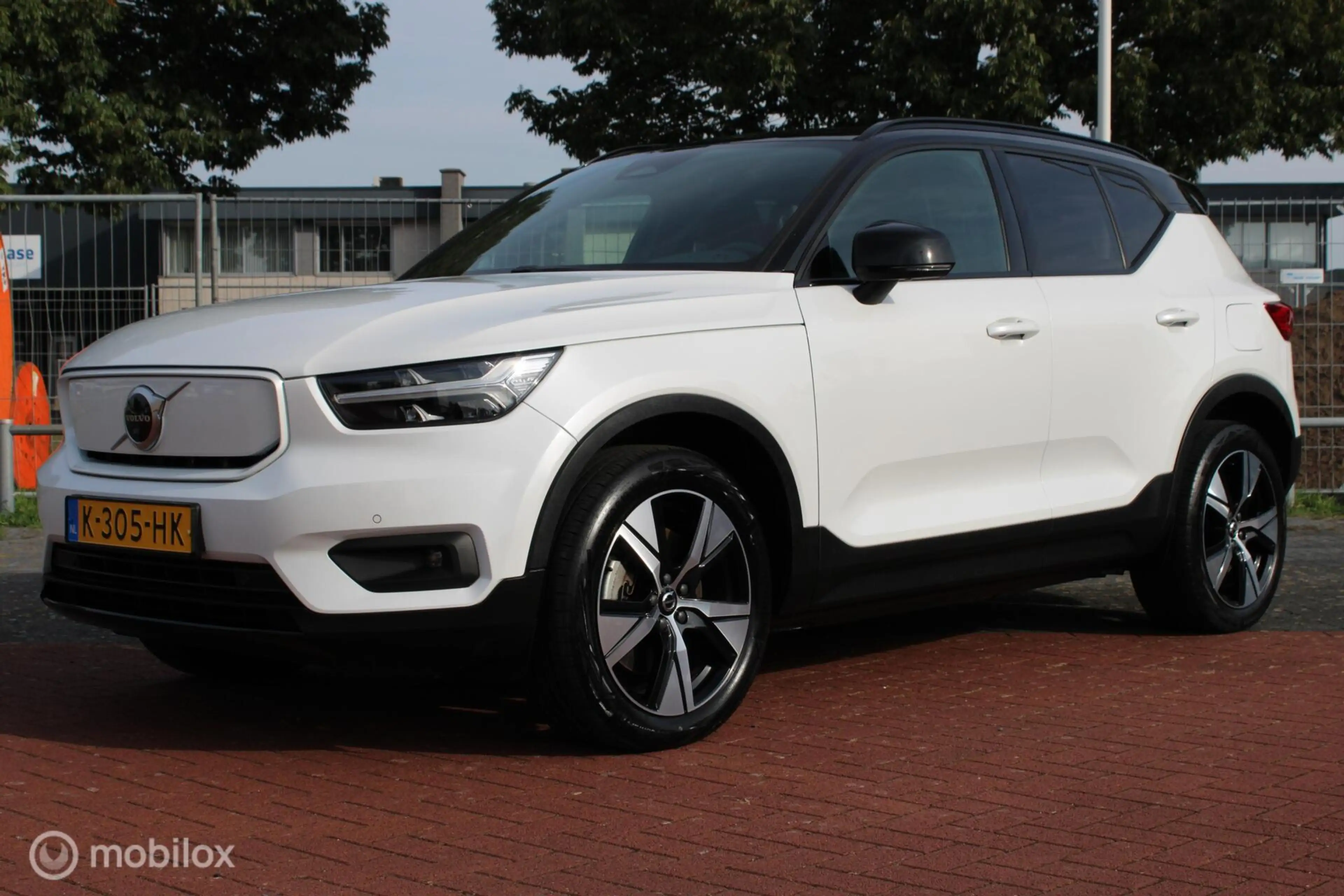Volvo XC40 Recharge P8 409 PK AWD R-Design, Wit parelmoer, Zw — photo 13