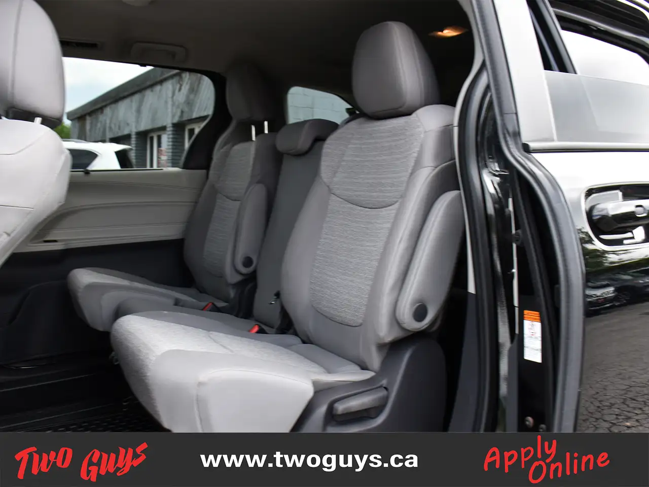 Toyota Sienna снимка Toyota Sienna