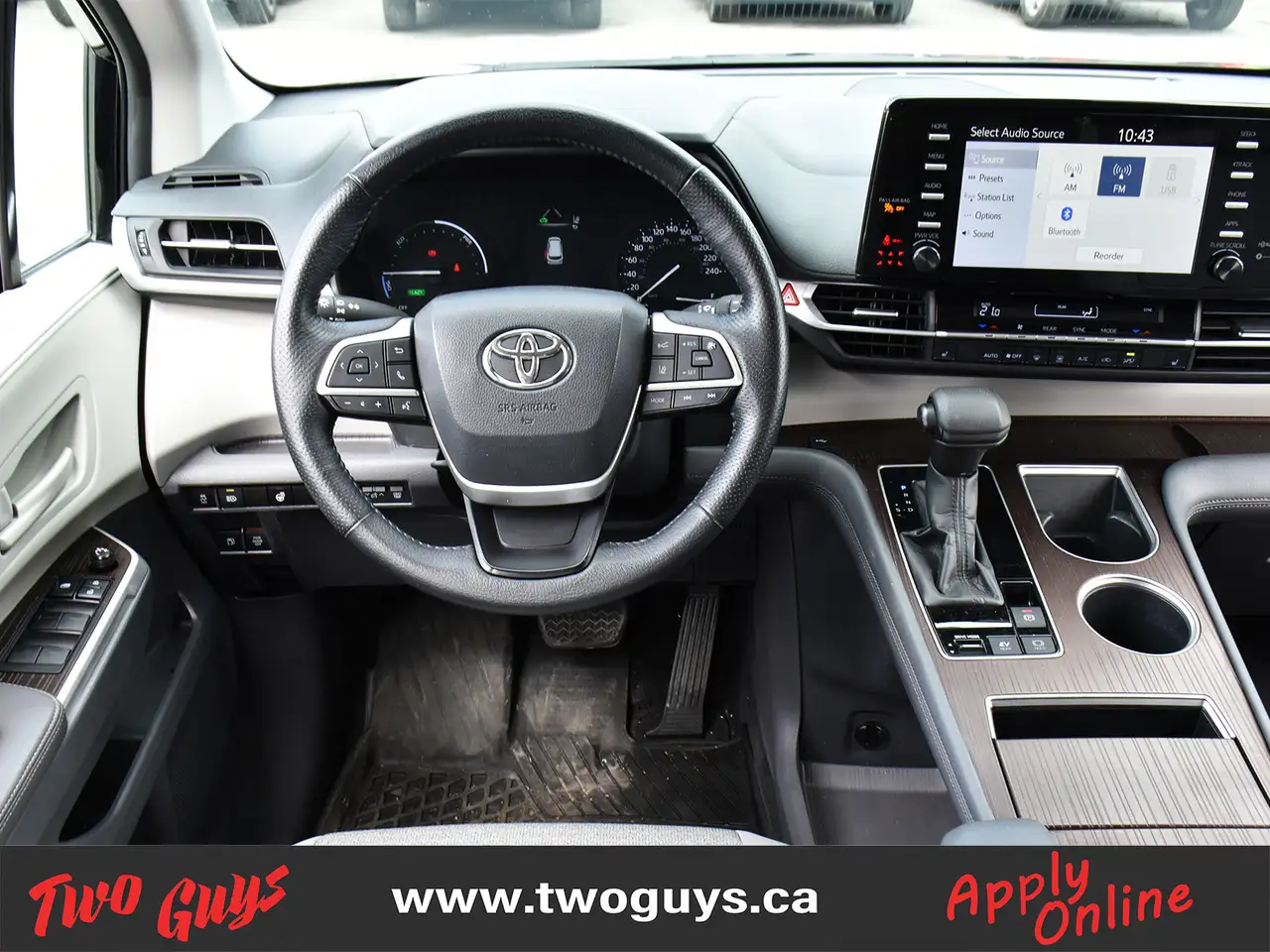 Toyota Sienna снимка Toyota Sienna