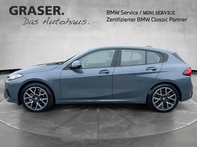 BMW 1 Series view 3