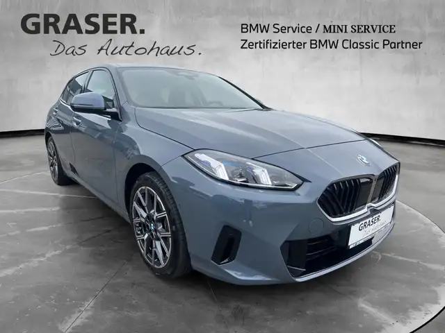 BMW 1 Series view 9
