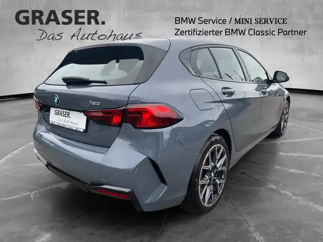 BMW 1 Series view 7