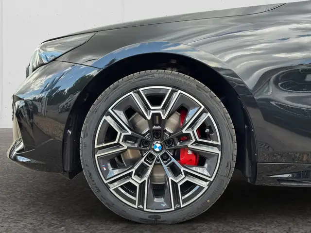 BMW 5 Series view 7