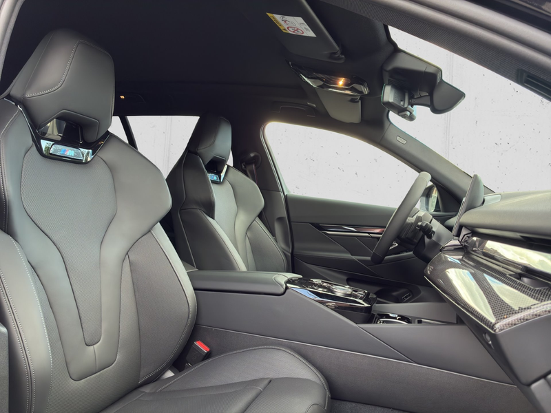 BMW 540 d xDrive — photo 15