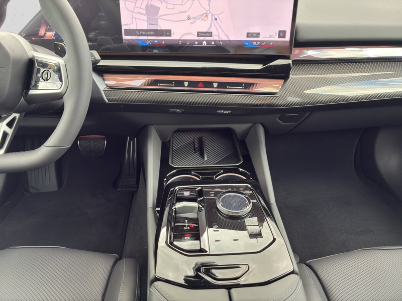 BMW 540 d xDrive — photo 14