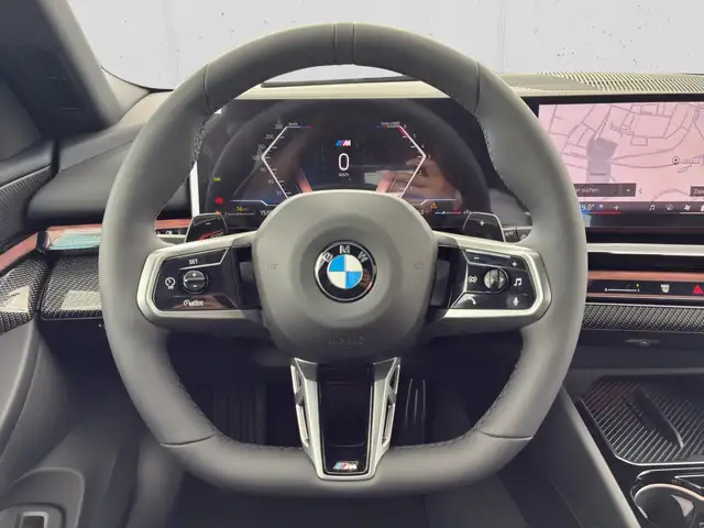 BMW 5 Series view 11