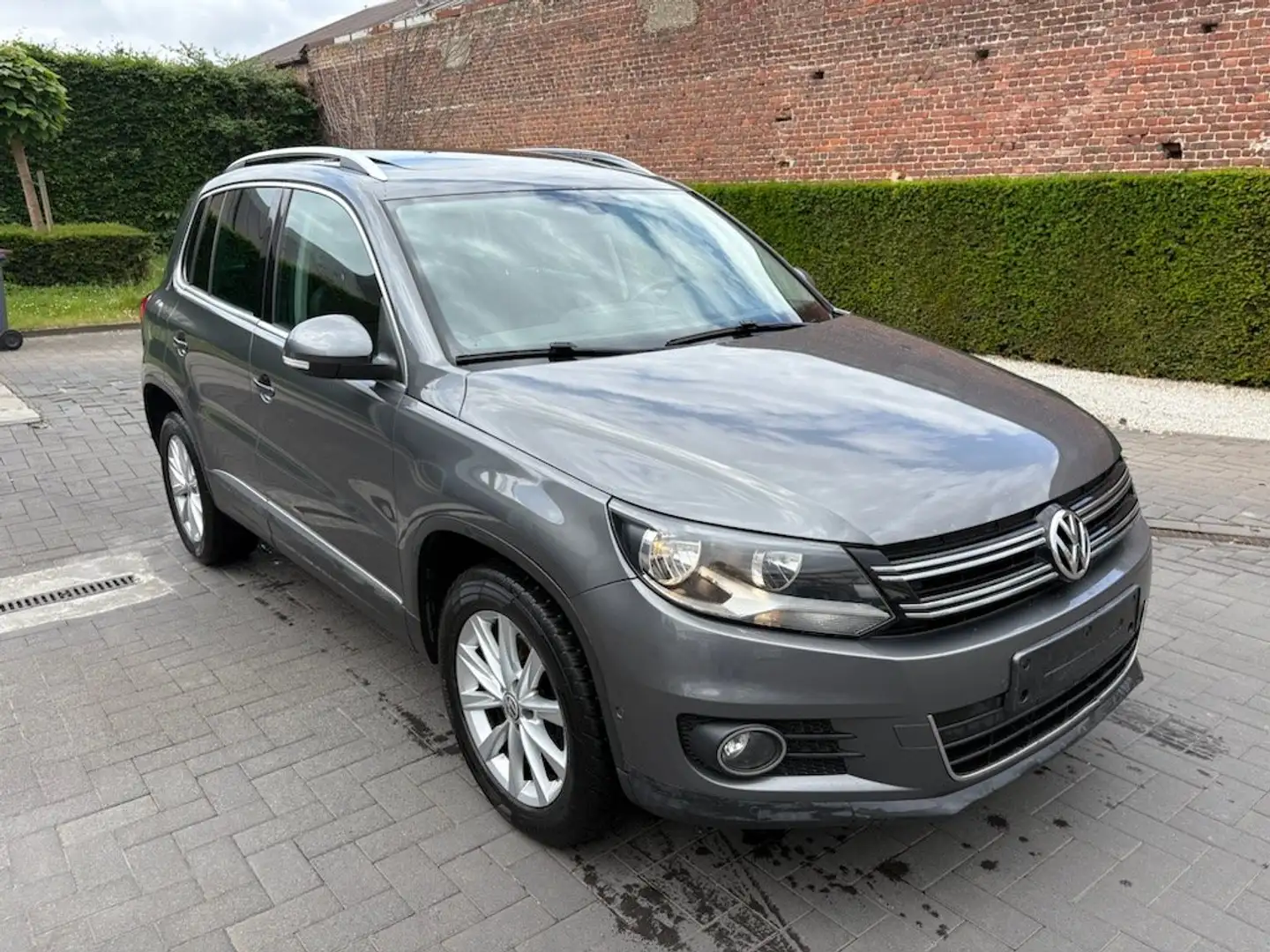 Volkswagen Tiguan 2.0 CR TDi 4Motion EXPORT Grijs - 1