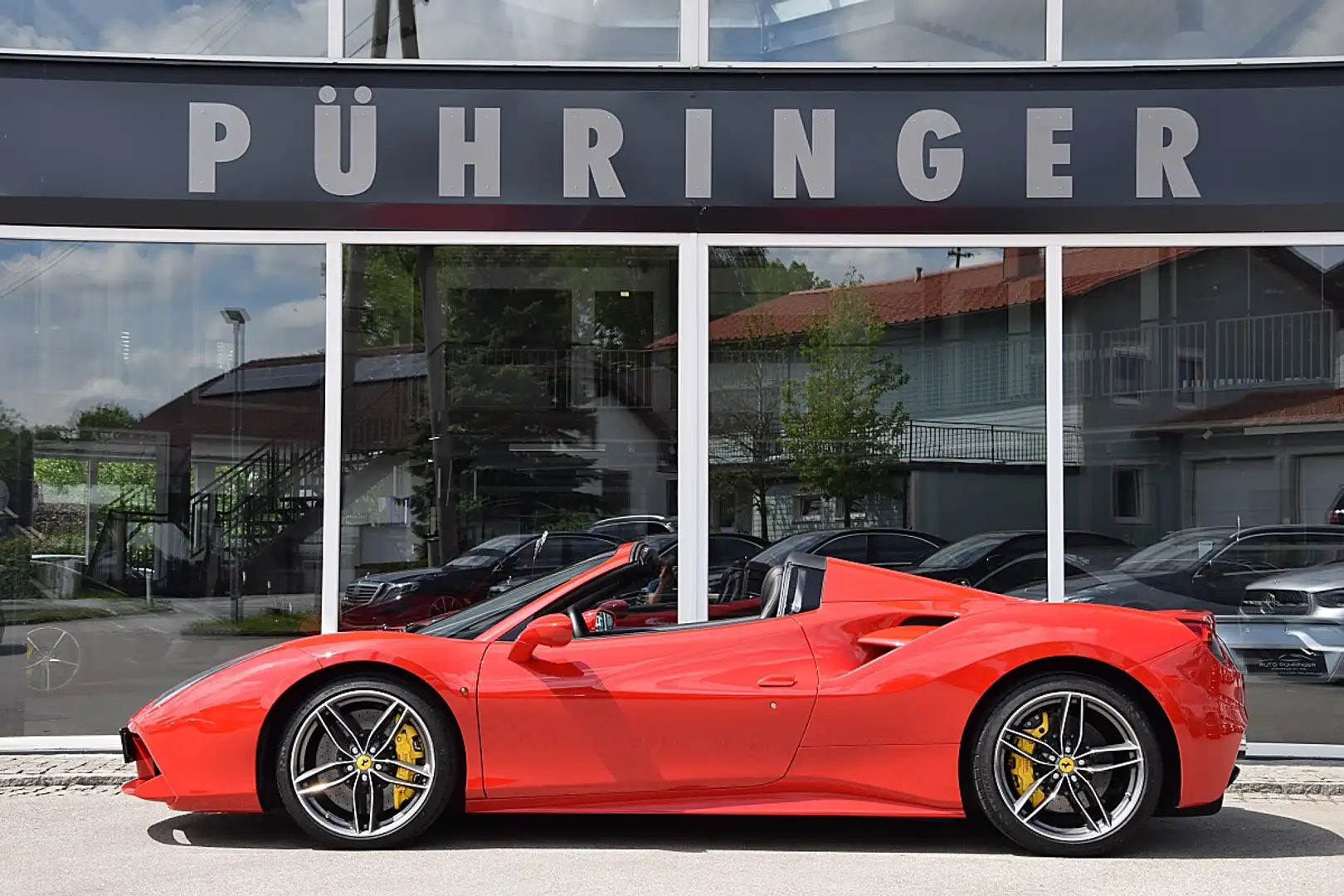 Ferrari 488 Spider *Lift*Kamera*2.Hand* Rot - 1