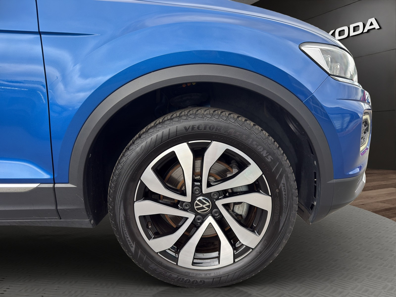 Volkswagen T-Roc 2.0 TDI DSG Active AHK+Navi+ACC+Kamera — photo 6