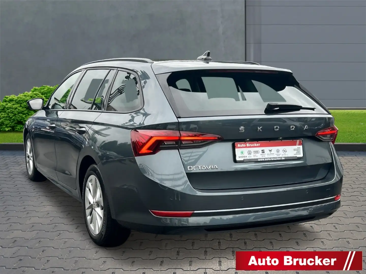 Skoda Octavia Combi Ambition 2.0 TDI+LED+Navi+2-Zonen-Klima Gris - 2