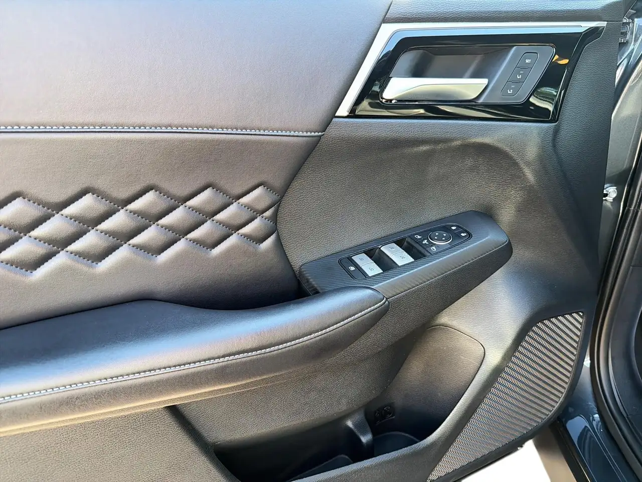 Mitsubishi Outlander снимка Mitsubishi Outlander