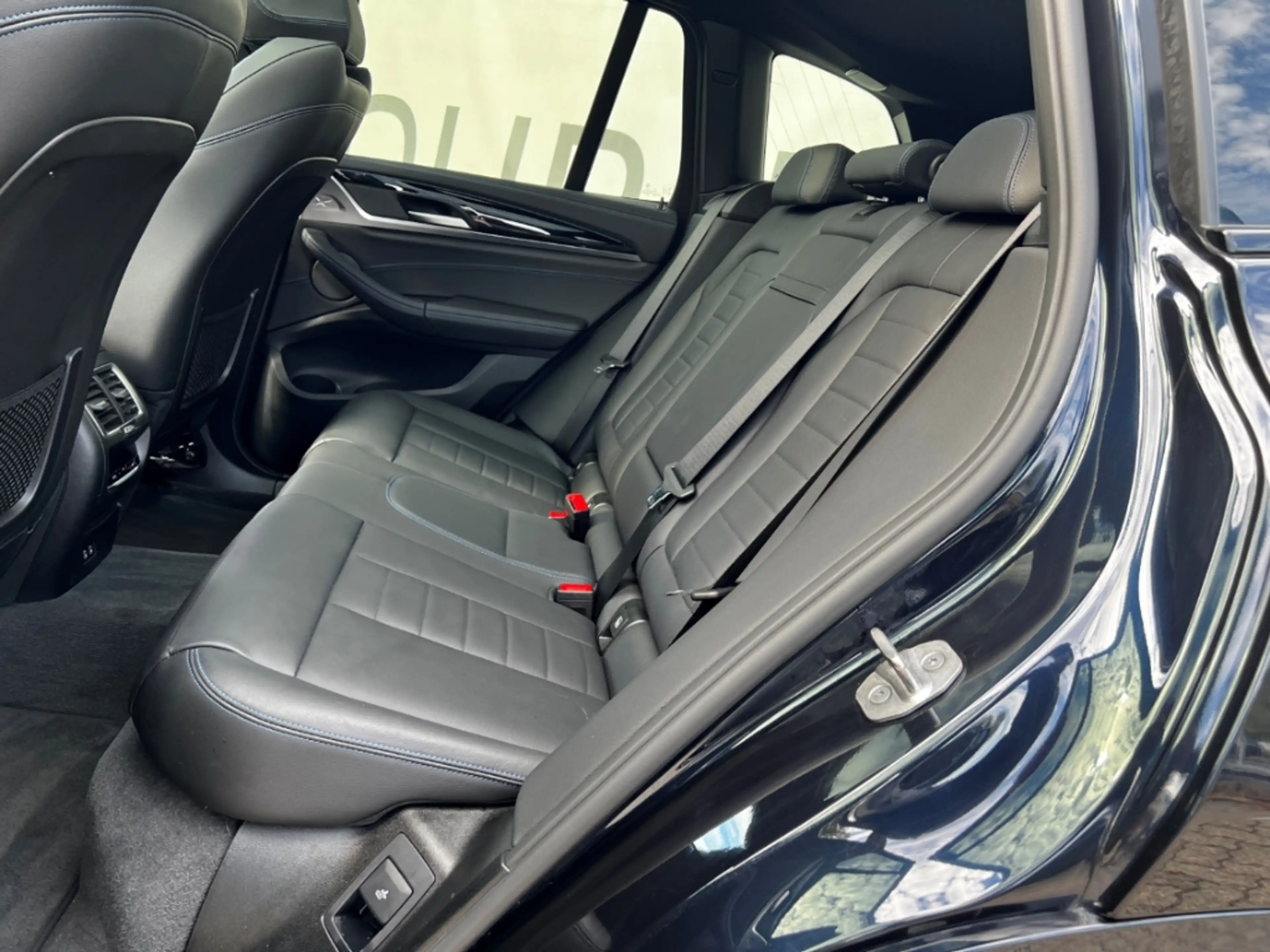 BMW iX3 Sportpaket HUD AD AHK-klappbar El. Fondsitzverst. — photo 13