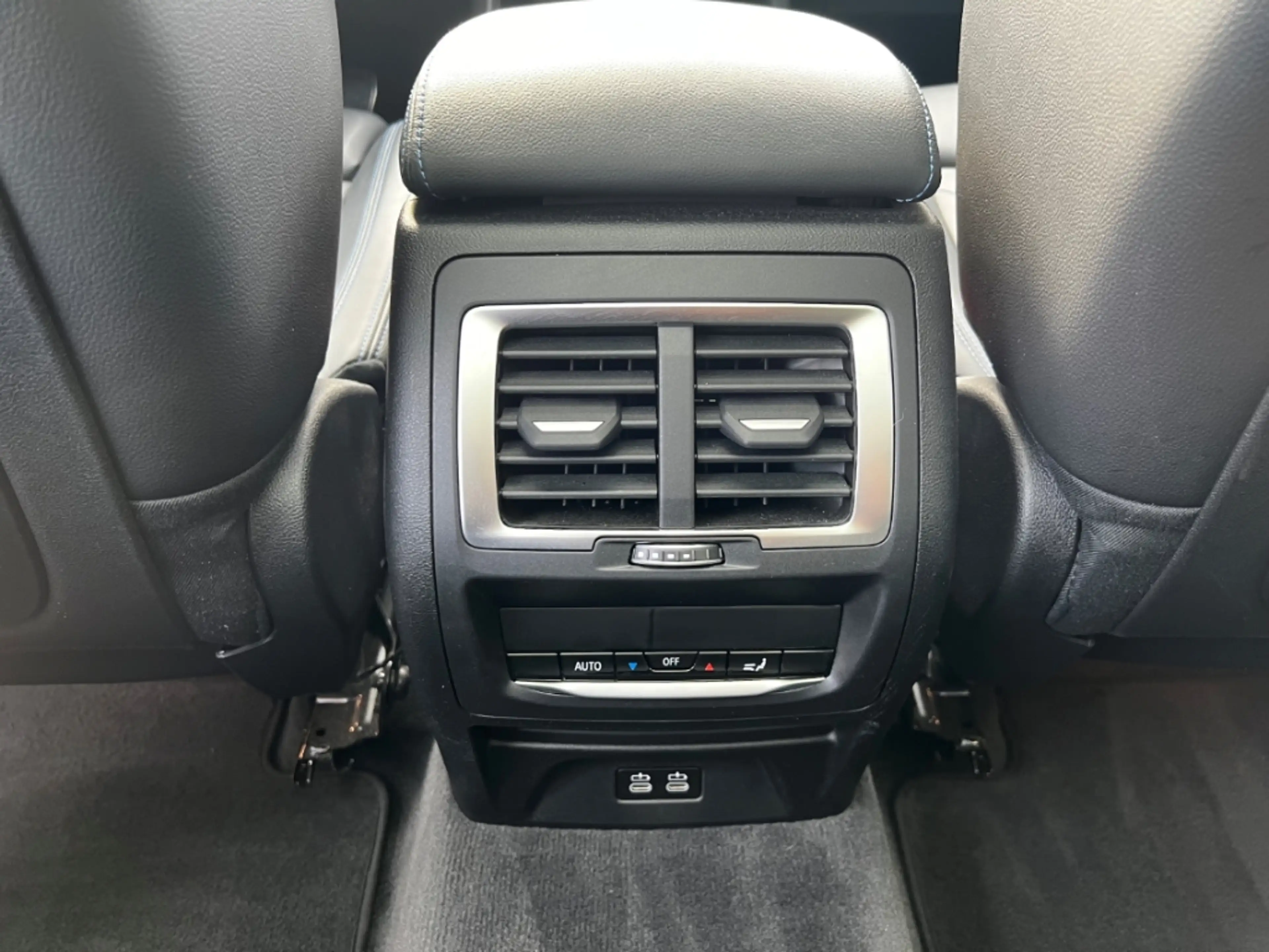 BMW iX3 Sportpaket HUD AD AHK-klappbar El. Fondsitzverst. — photo 14