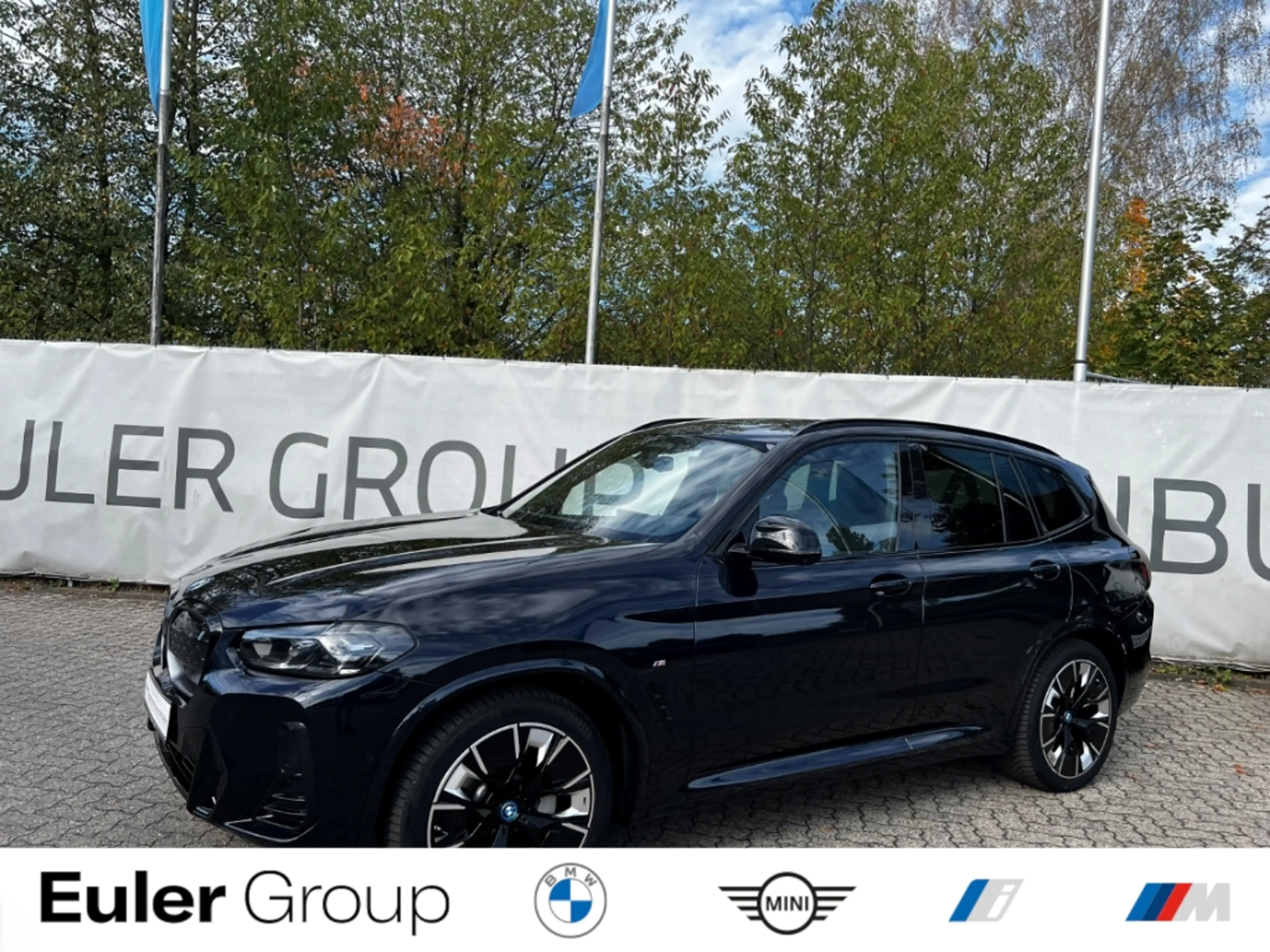 BMW iX3 Sportpaket HUD AD AHK-klappbar El. Fondsitzverst.